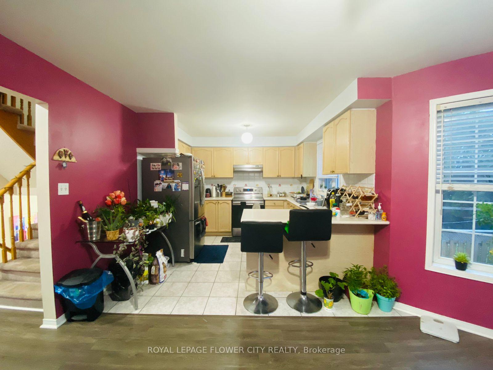 Photo 11 of 72 Oakmeadow Drive, Brampton, Fletcher's Meadow — HOMEH