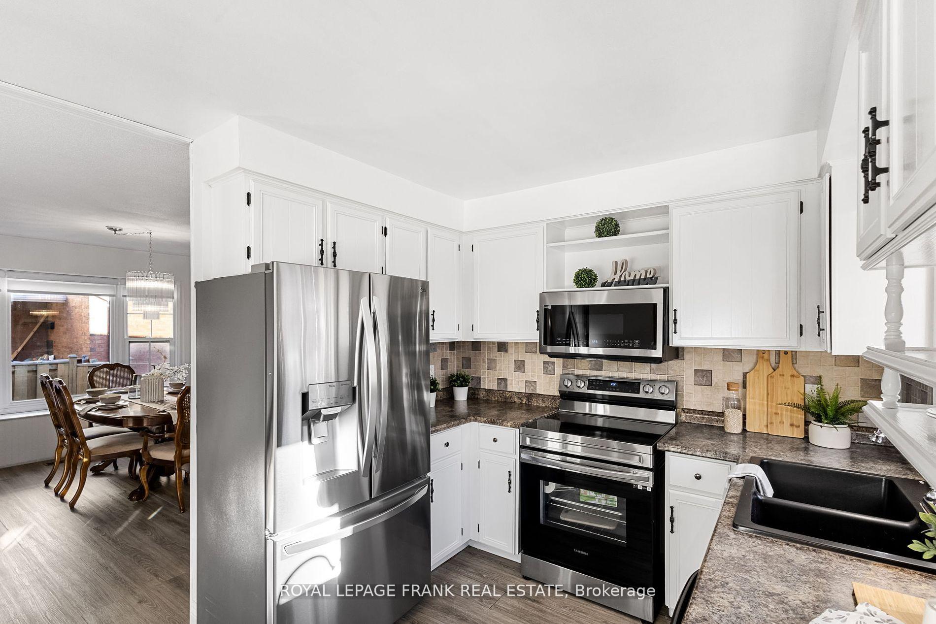 Photo 2 of 4 Penfound Drive, Clarington, Bowmanville — HOMEH