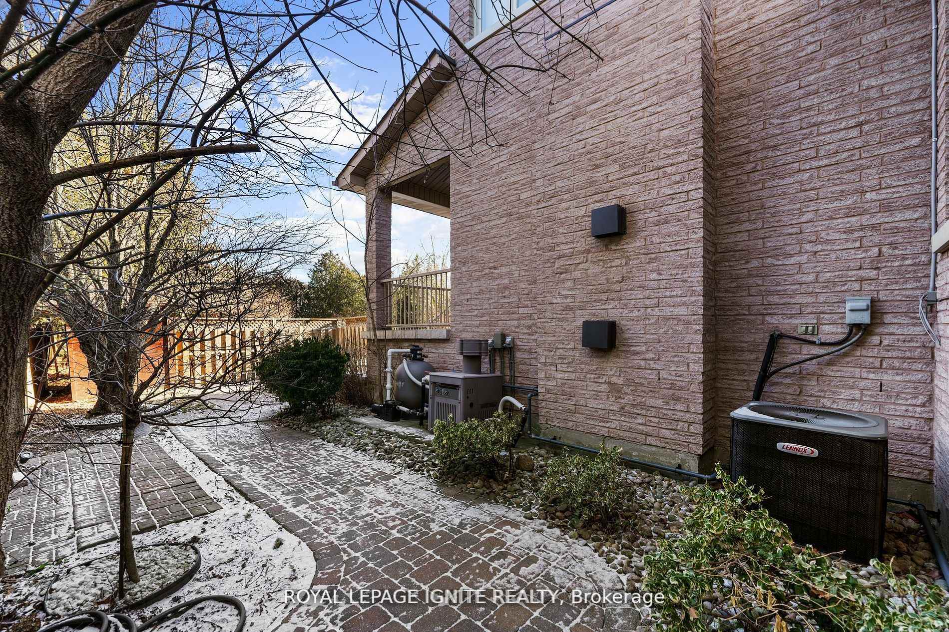 Photo 5 of Unit LOWER, 1795 Pine Grove Avenue, Pickering, Highbush — HOMEH