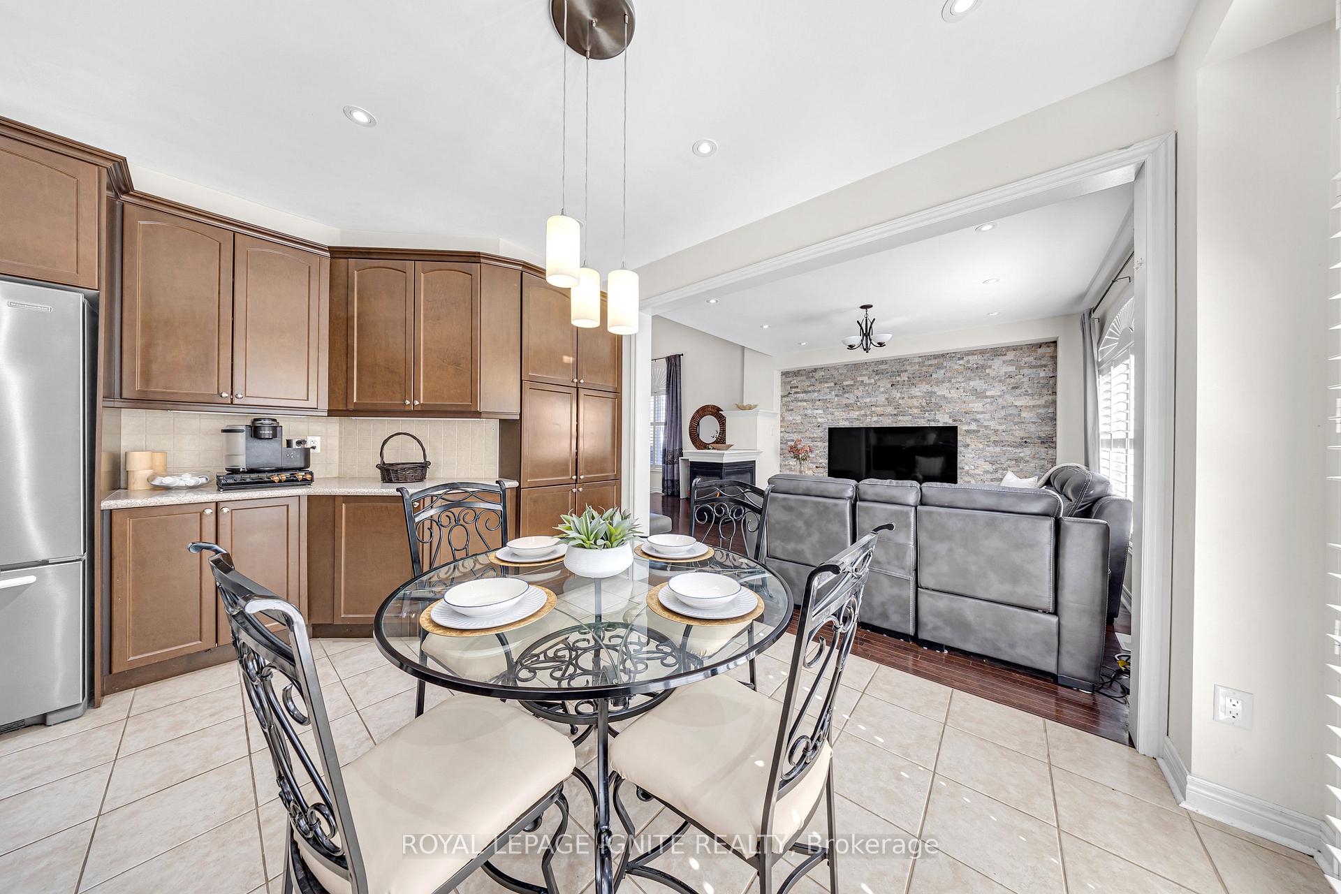 Photo 13 of 30 Bellotti Crescent, Ajax, Northeast Ajax — HOMEH