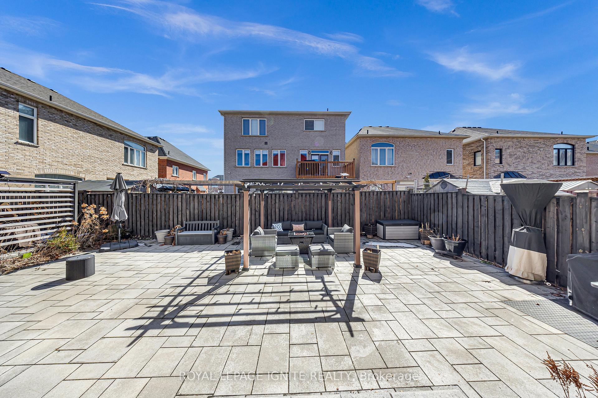 Photo 22 of 30 Bellotti Crescent, Ajax, Northeast Ajax — HOMEH