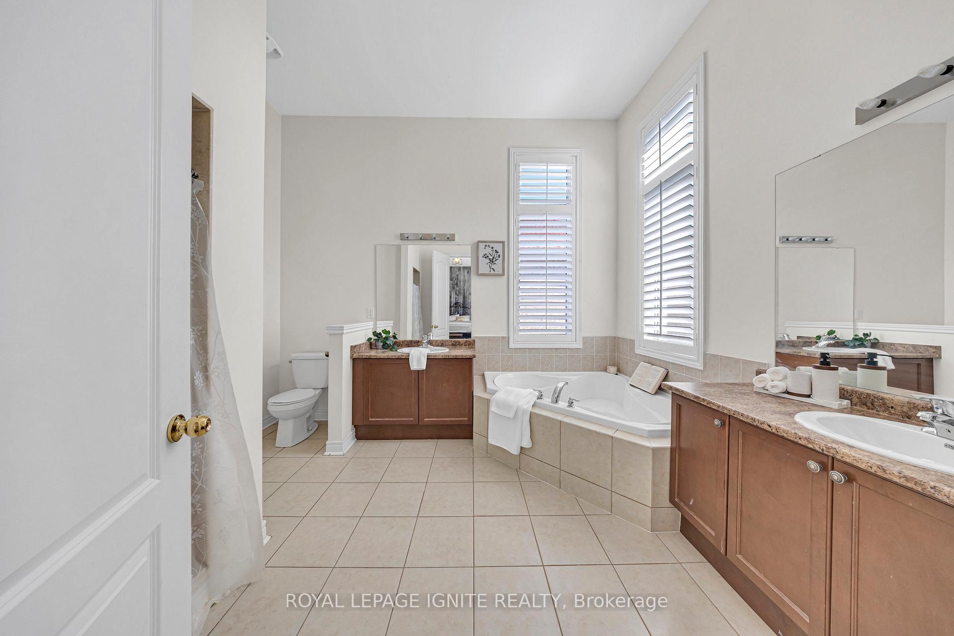 Photo 16 of 30 Bellotti Crescent, Ajax, Northeast Ajax — HOMEH