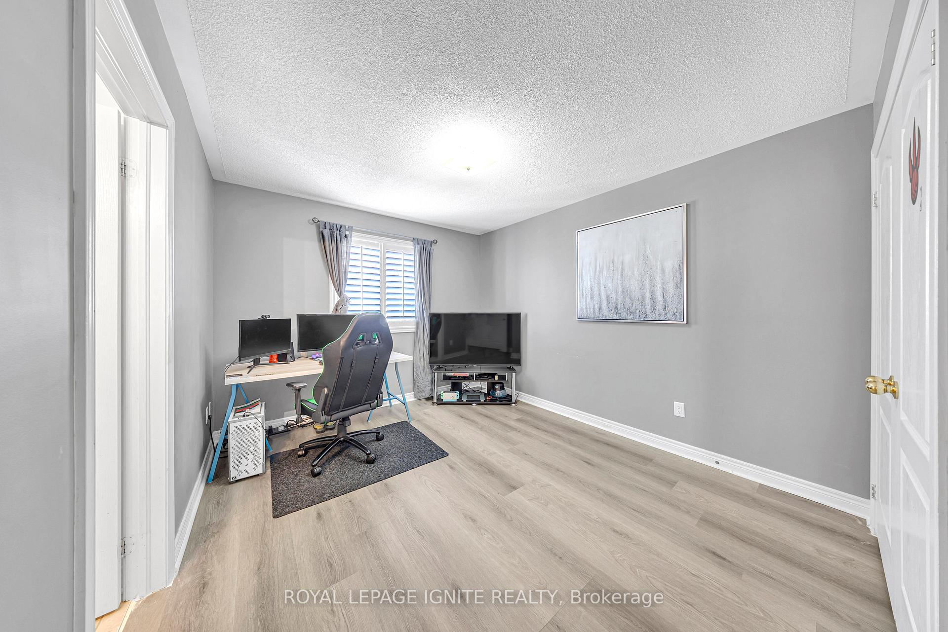 Photo 15 of 30 Bellotti Crescent, Ajax, Northeast Ajax — HOMEH