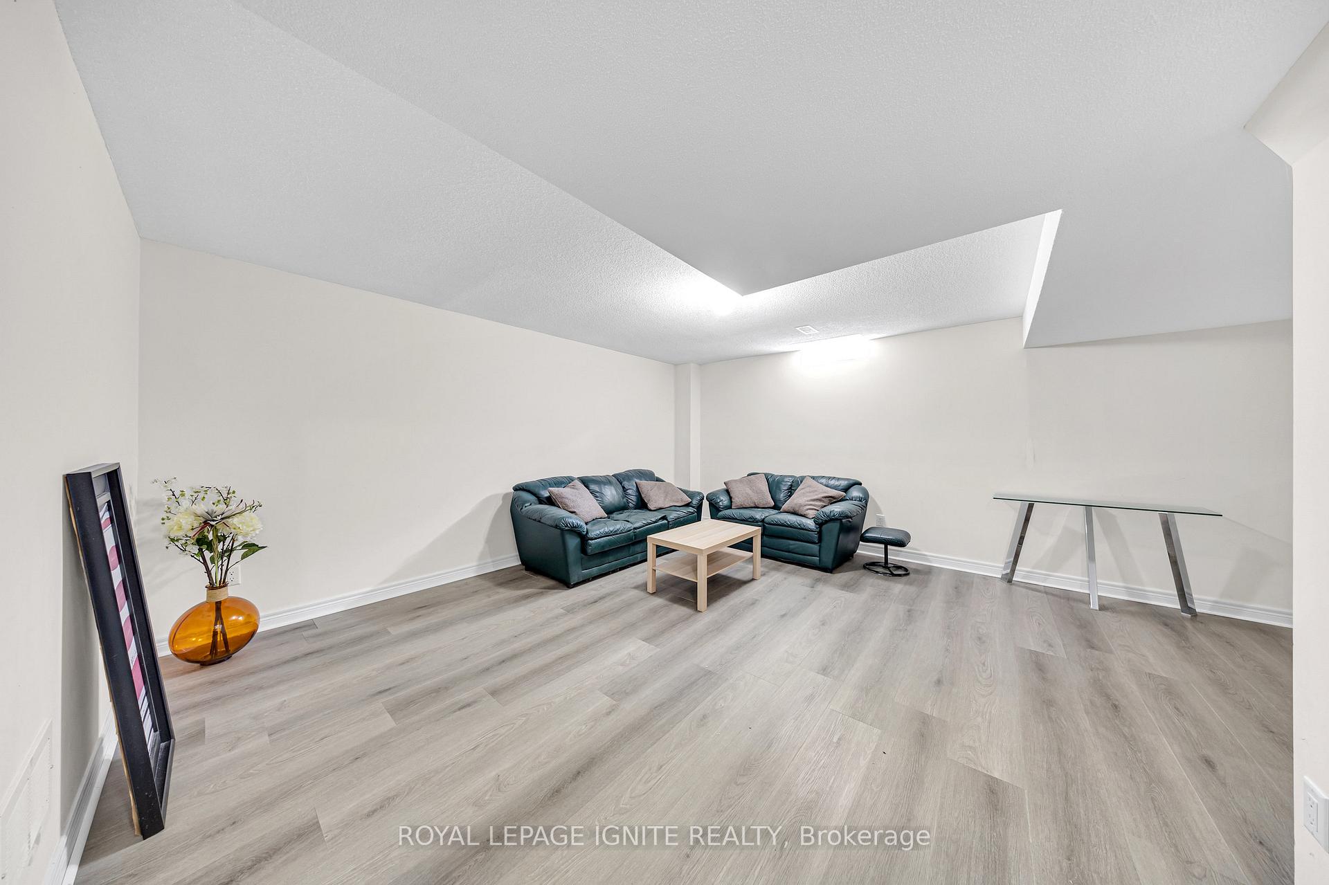Photo 27 of 30 Bellotti Crescent, Ajax, Northeast Ajax — HOMEH