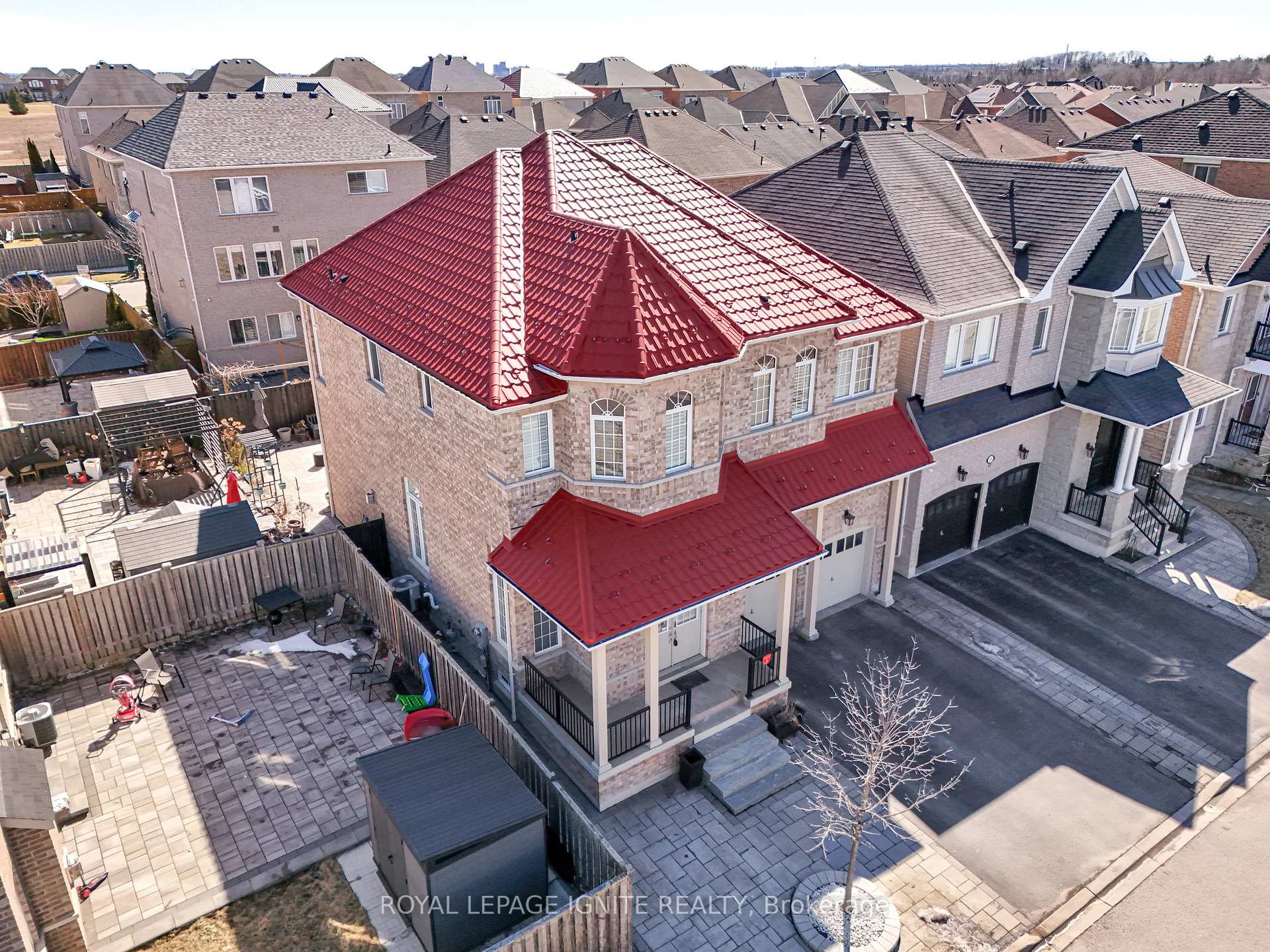 Photo 34 of 30 Bellotti Crescent, Ajax, Northeast Ajax — HOMEH