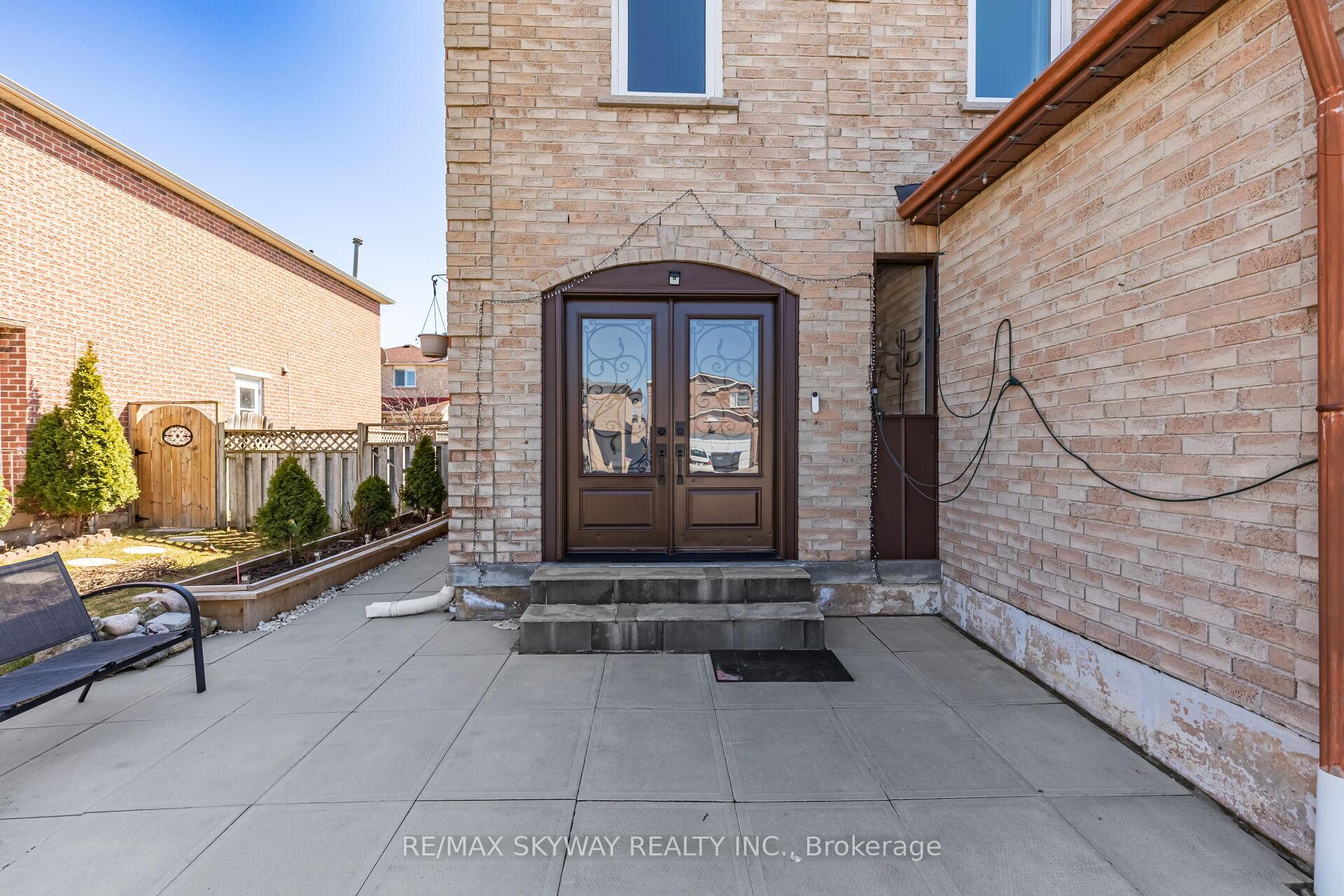 Photo 32 of 104 Sandmere Avenue, Brampton, Heart Lake West — HOMEH