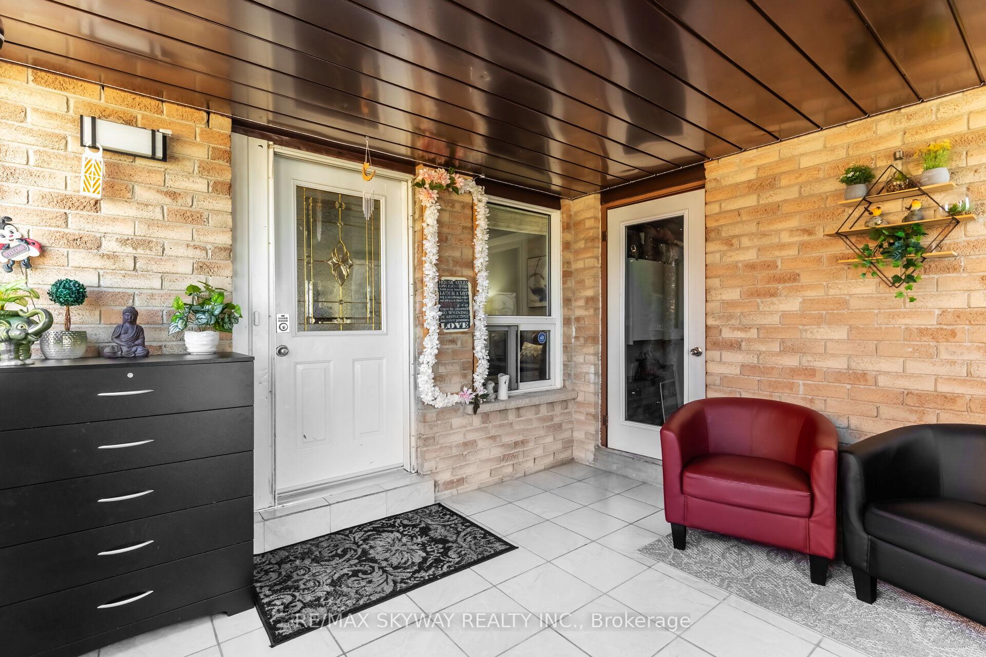 Photo 13 of 104 Sandmere Avenue, Brampton, Heart Lake West — HOMEH