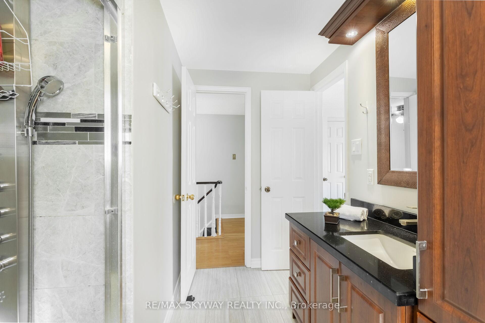 Photo 17 of 104 Sandmere Avenue, Brampton, Heart Lake West — HOMEH
