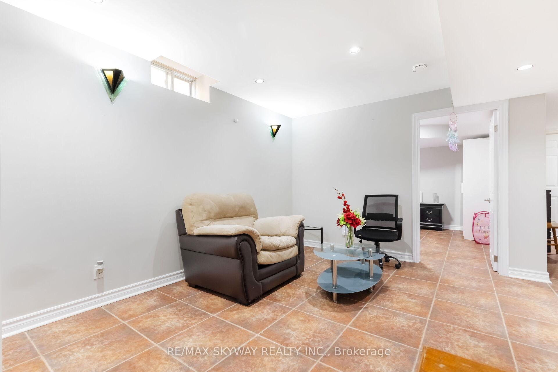 Photo 24 of 104 Sandmere Avenue, Brampton, Heart Lake West — HOMEH