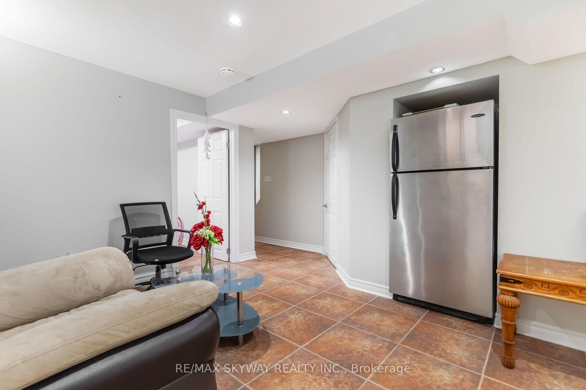 Photo 33 of 104 Sandmere Avenue, Brampton, Heart Lake West — HOMEH