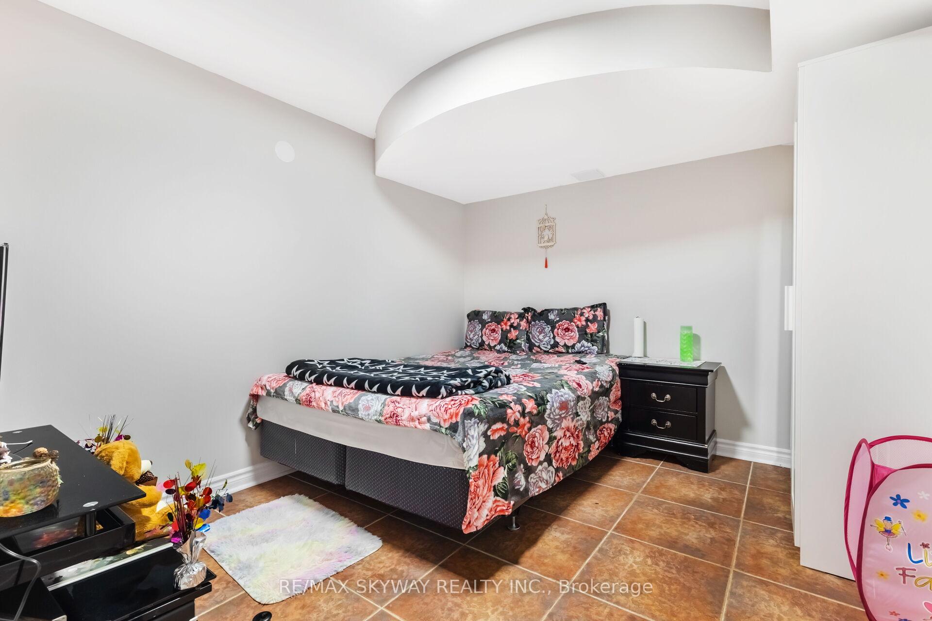 Photo 42 of 104 Sandmere Avenue, Brampton, Heart Lake West — HOMEH