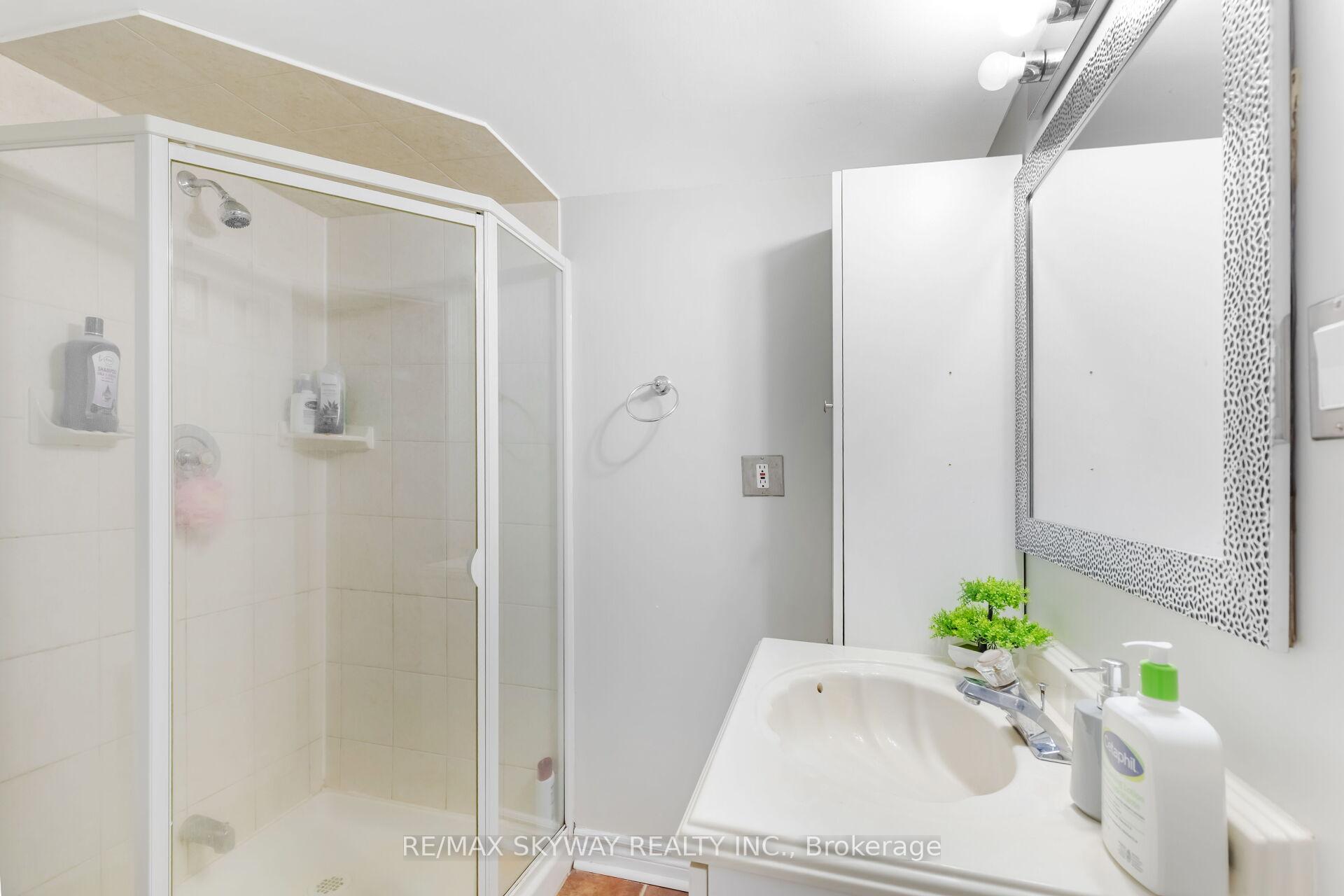 Photo 27 of 104 Sandmere Avenue, Brampton, Heart Lake West — HOMEH