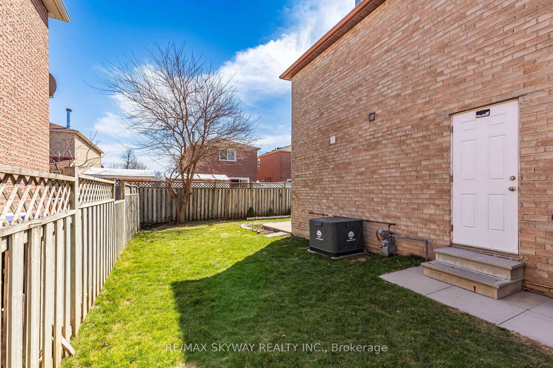 Photo 35 of 104 Sandmere Avenue, Brampton, Heart Lake West — HOMEH