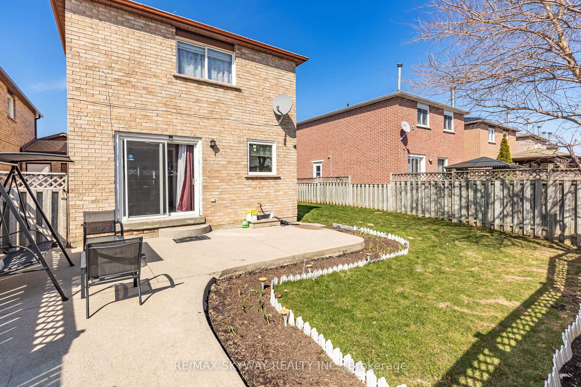Photo 37 of 104 Sandmere Avenue, Brampton, Heart Lake West — HOMEH