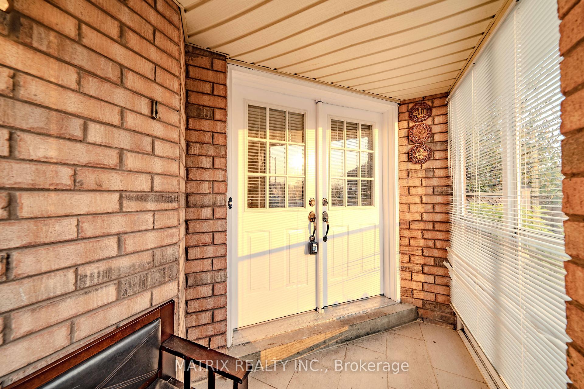 Photo 4 of 1 Apollo Road, Markham, Middlefield — HOMEH