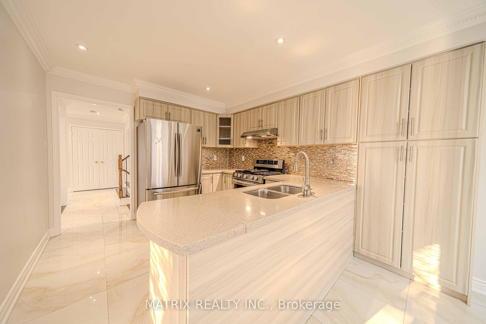 Photo 8 of 1 Apollo Road, Markham, Middlefield — HOMEH