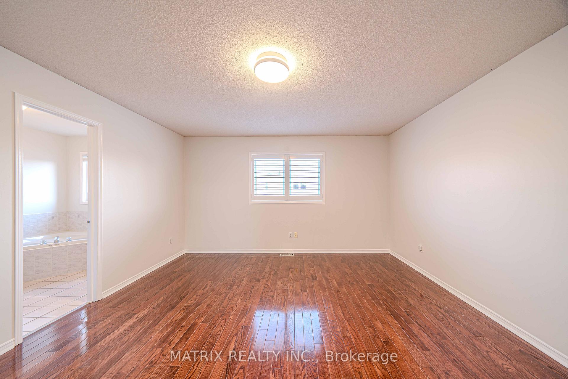Photo 16 of 1 Apollo Road, Markham, Middlefield — HOMEH