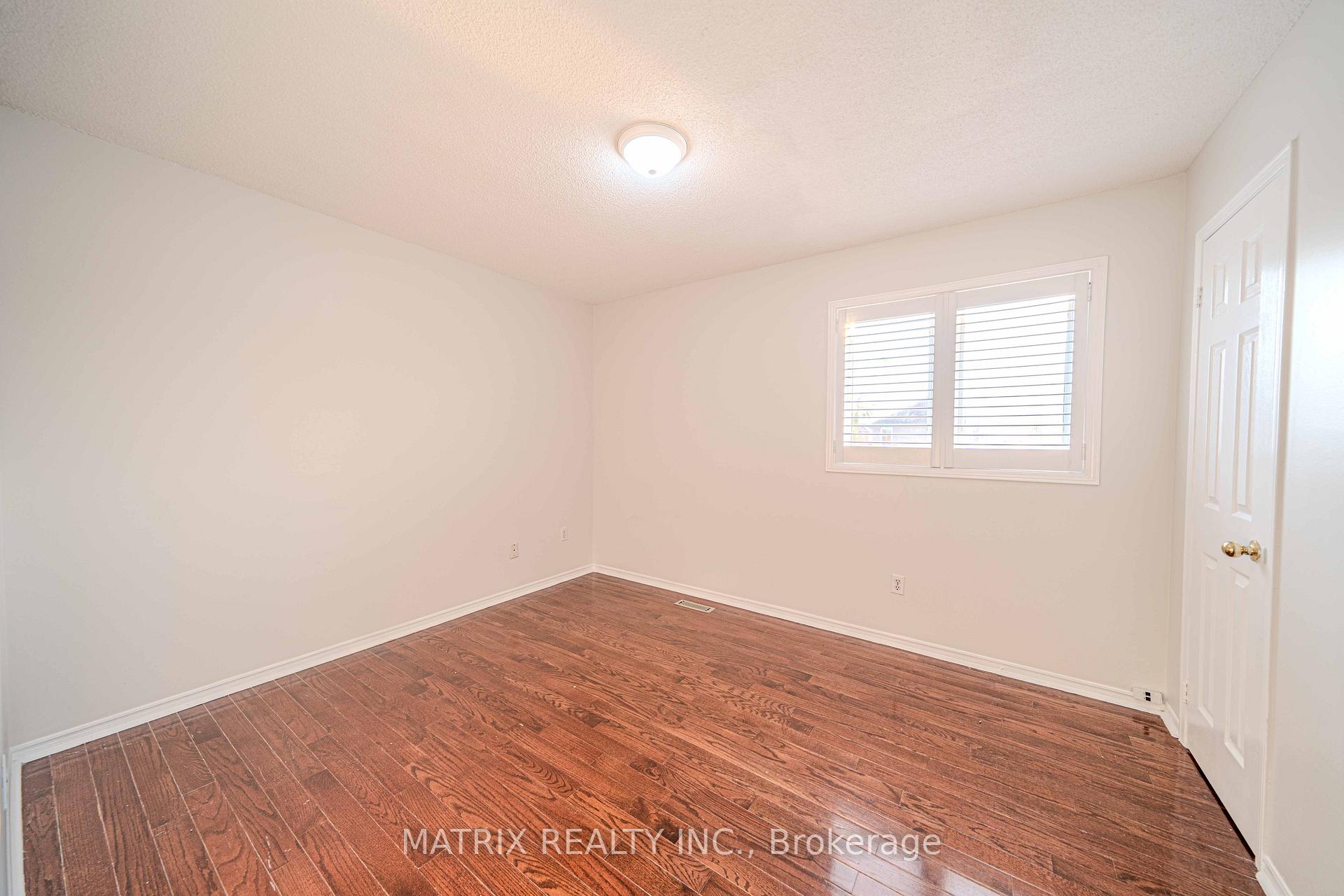 Photo 19 of 1 Apollo Road, Markham, Middlefield — HOMEH