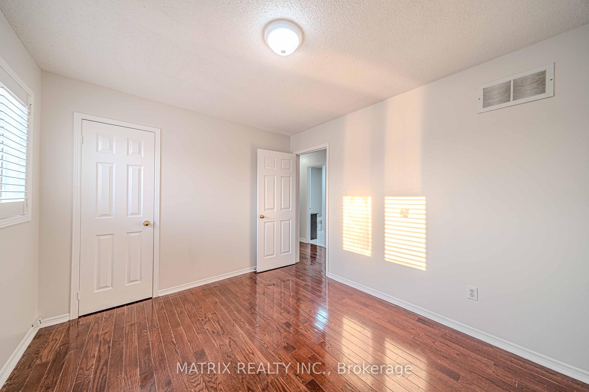 Photo 31 of 1 Apollo Road, Markham, Middlefield — HOMEH