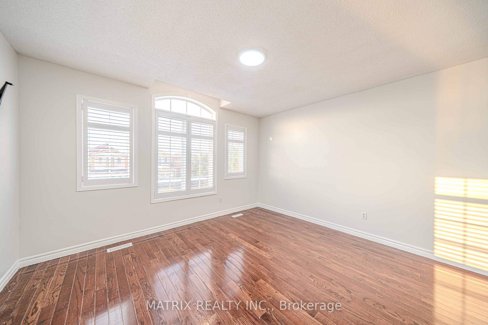Photo 17 of 1 Apollo Road, Markham, Middlefield — HOMEH