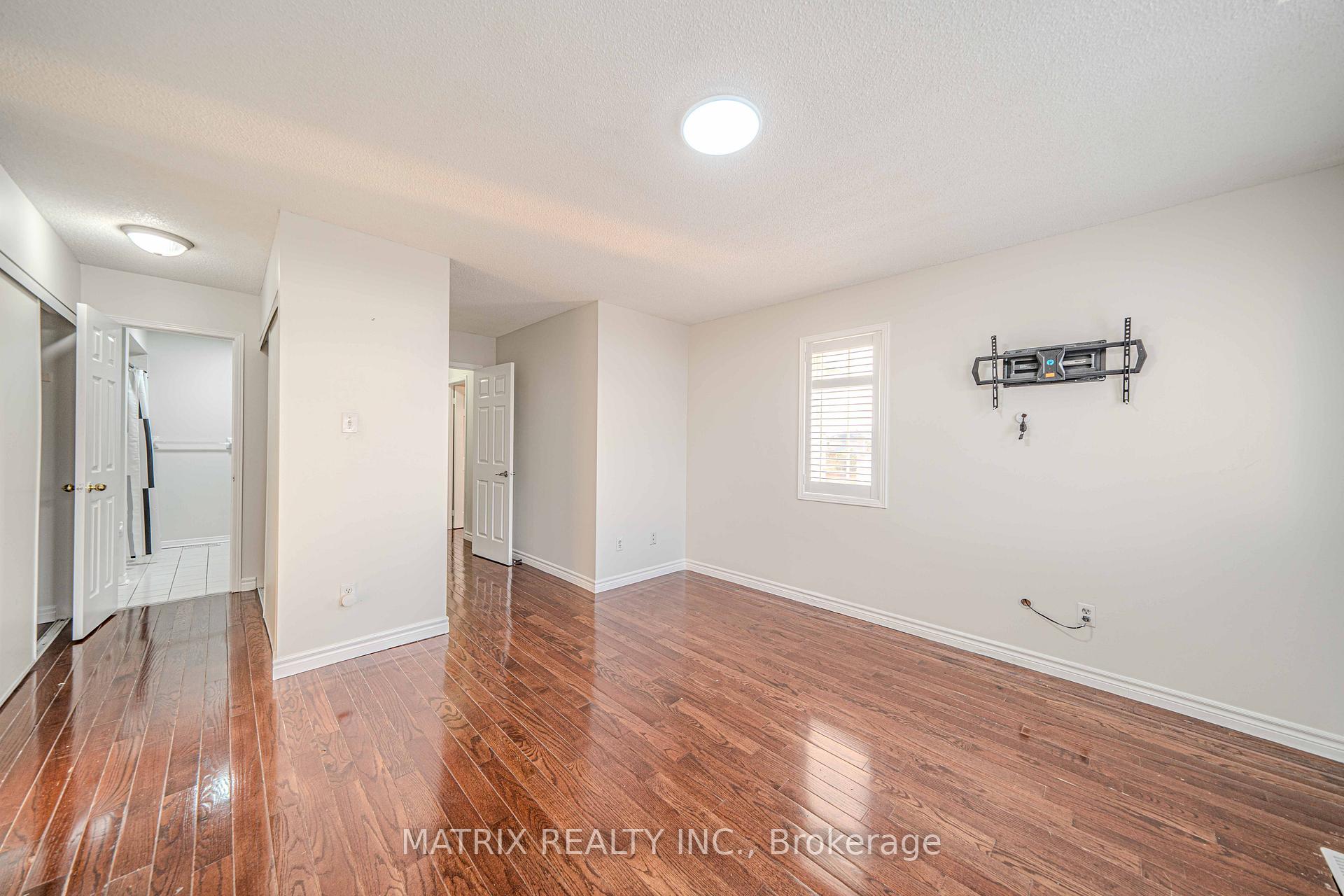 Photo 18 of 1 Apollo Road, Markham, Middlefield — HOMEH
