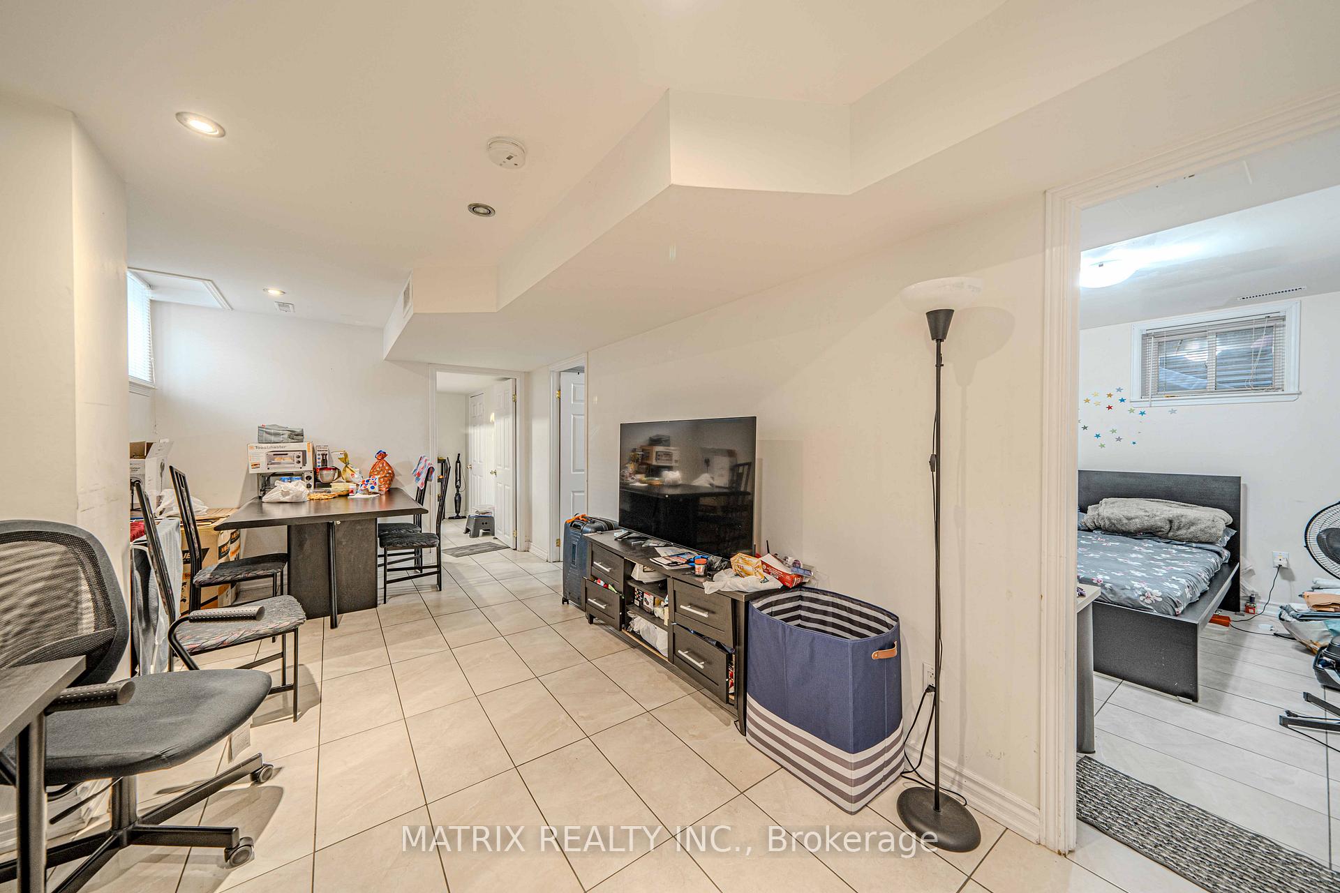 Photo 21 of 1 Apollo Road, Markham, Middlefield — HOMEH