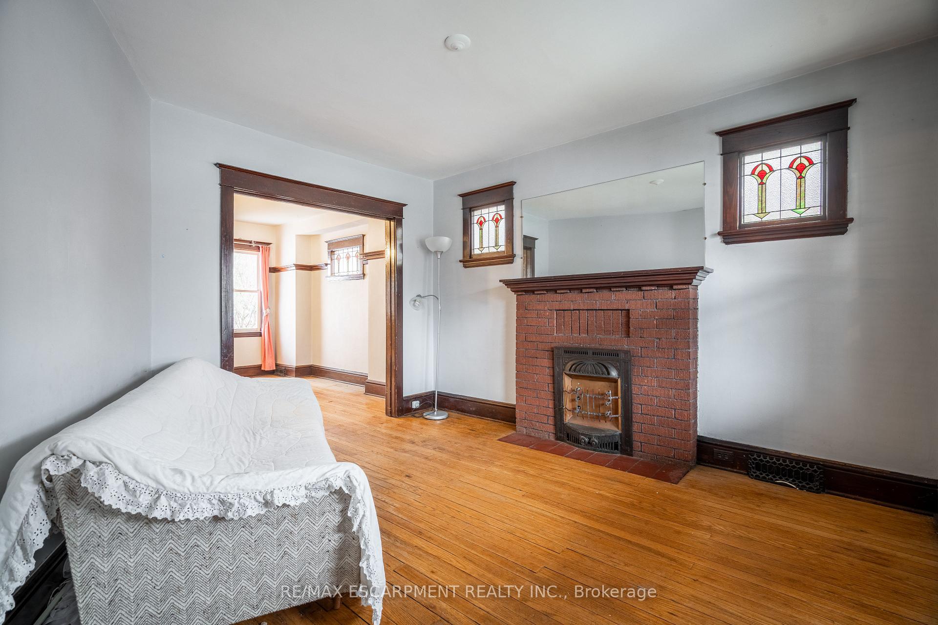 Photo 6 of 191 Rothsay Avenue, Hamilton, Delta — HOMEH