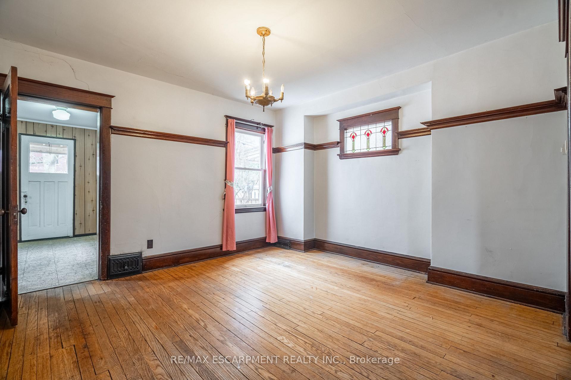 Photo 20 of 191 Rothsay Avenue, Hamilton, Delta — HOMEH