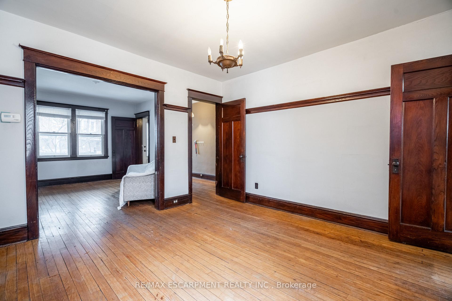 Photo 7 of 191 Rothsay Avenue, Hamilton, Delta — HOMEH