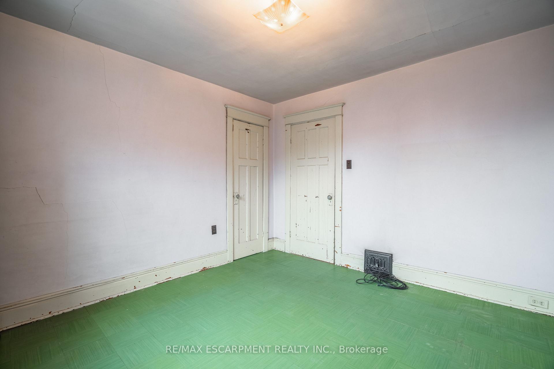 Photo 26 of 191 Rothsay Avenue, Hamilton, Delta — HOMEH