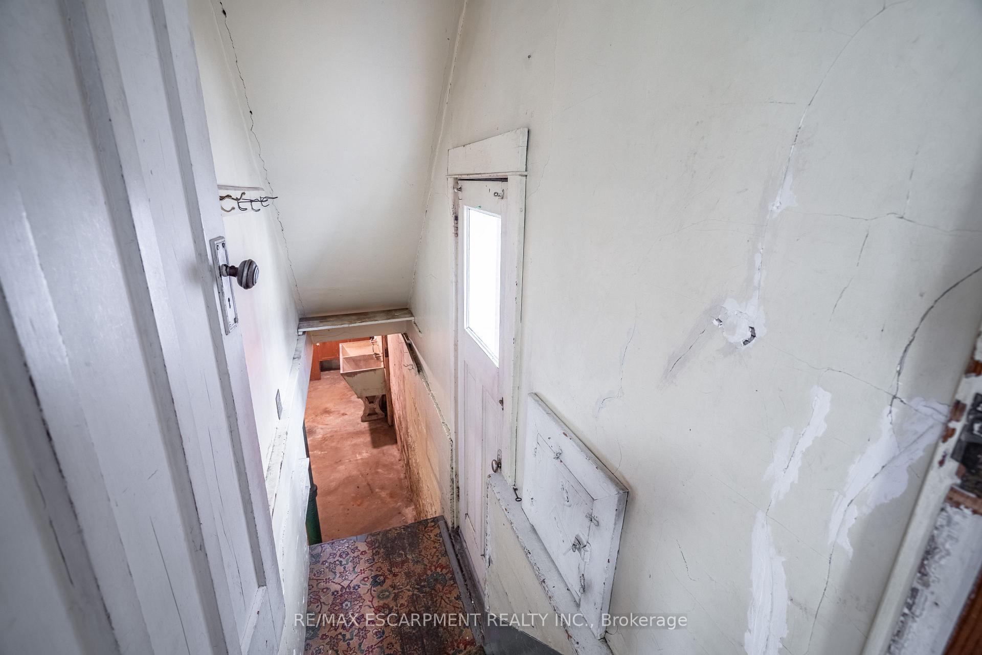 Photo 28 of 191 Rothsay Avenue, Hamilton, Delta — HOMEH