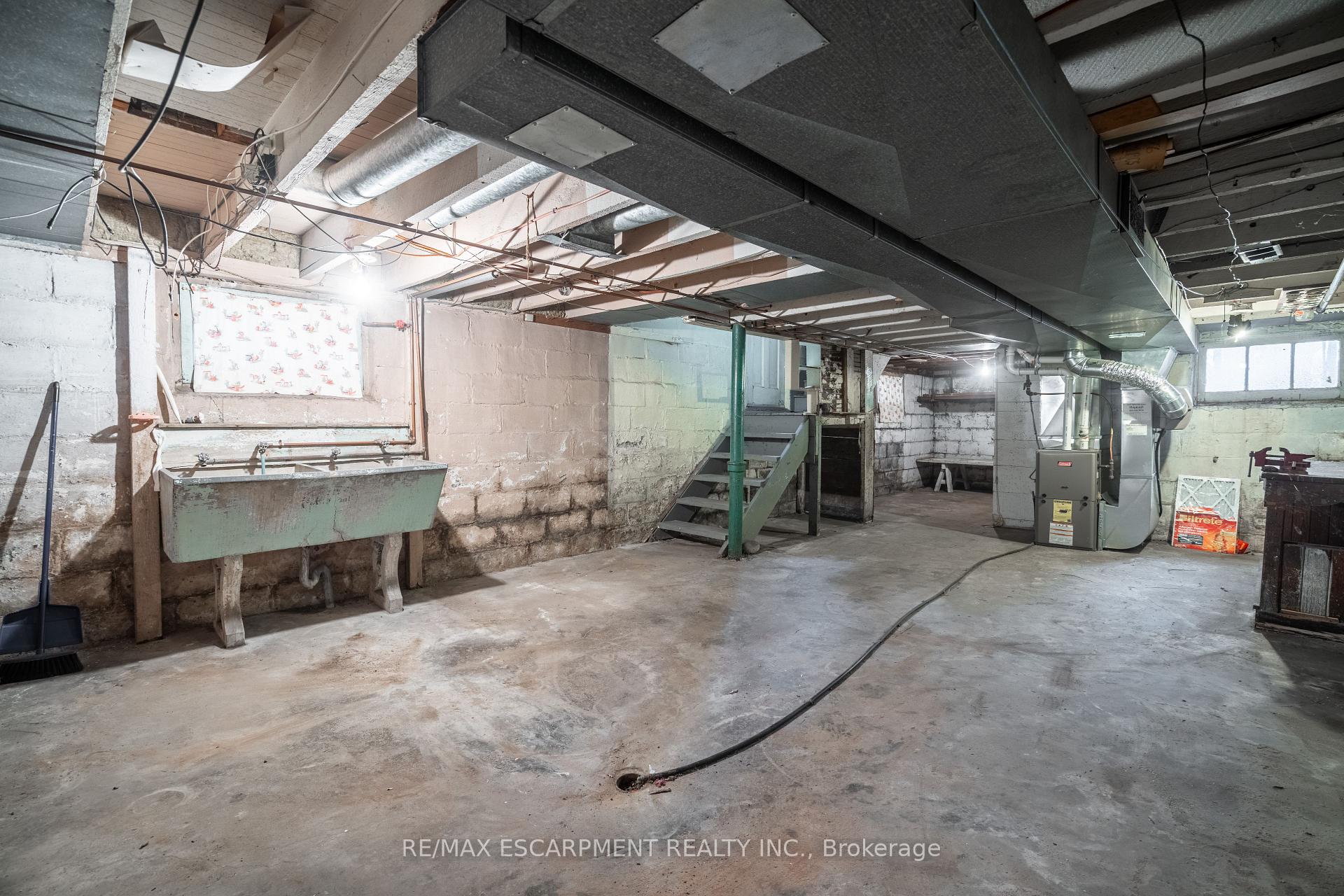 Photo 27 of 191 Rothsay Avenue, Hamilton, Delta — HOMEH