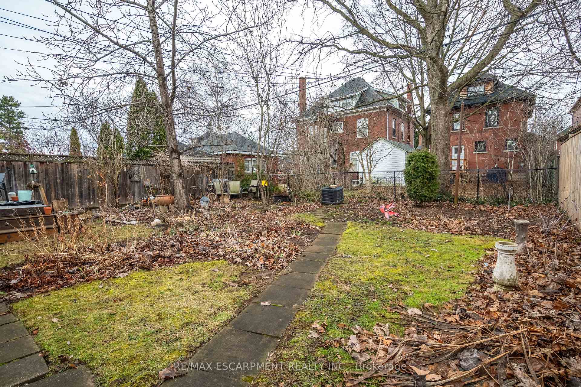 Photo 38 of 191 Rothsay Avenue, Hamilton, Delta — HOMEH