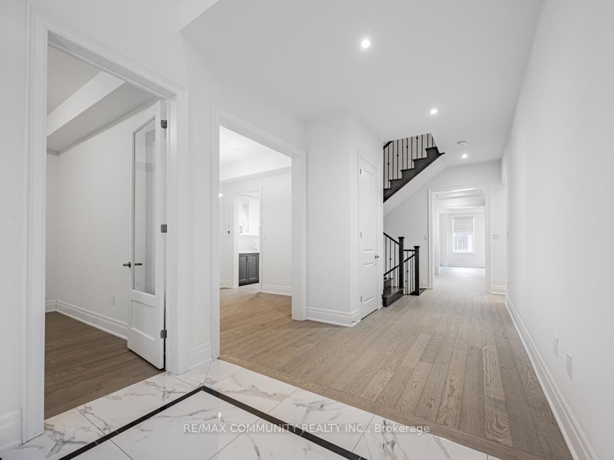 Photo 13 of 24 Arbordale Drive, Vaughan, Vellore Village — HOMEH