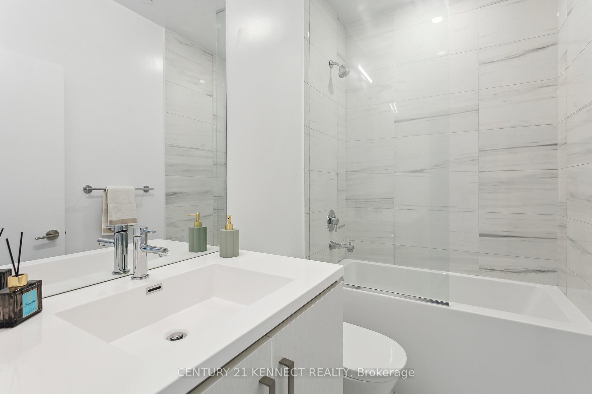 Photo 12 of Unit 222, 60 Honeycrisp Crescent, Vaughan, Vaughan Corporate Centre — HOMEH