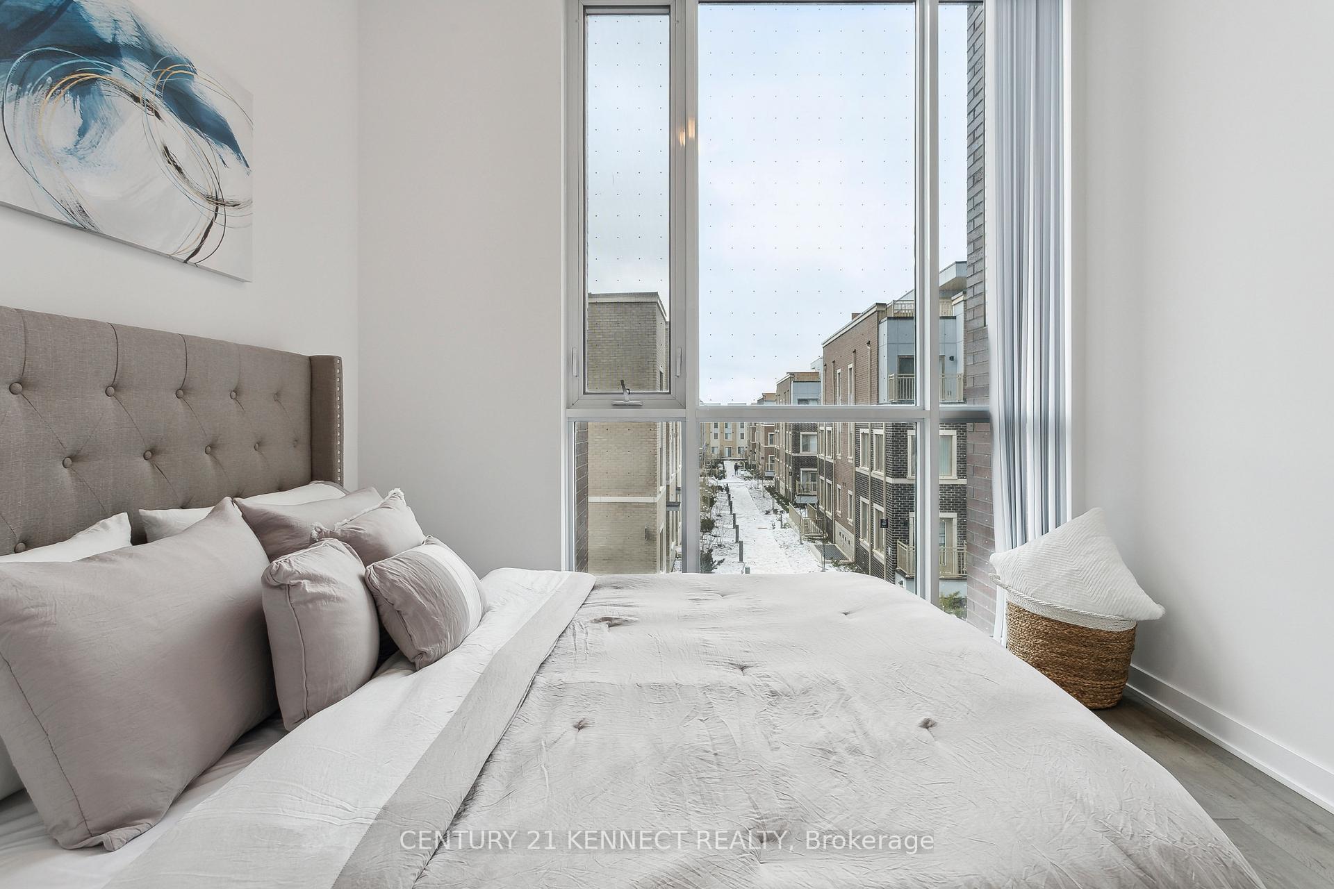 Photo 8 of Unit 222, 60 Honeycrisp Crescent, Vaughan, Vaughan Corporate Centre — HOMEH