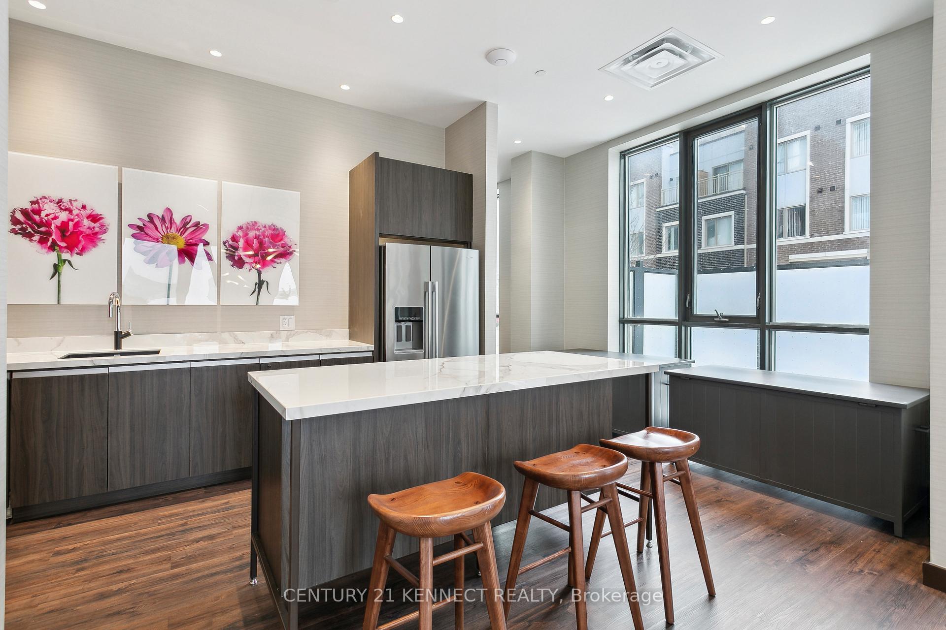 Photo 16 of Unit 222, 60 Honeycrisp Crescent, Vaughan, Vaughan Corporate Centre — HOMEH