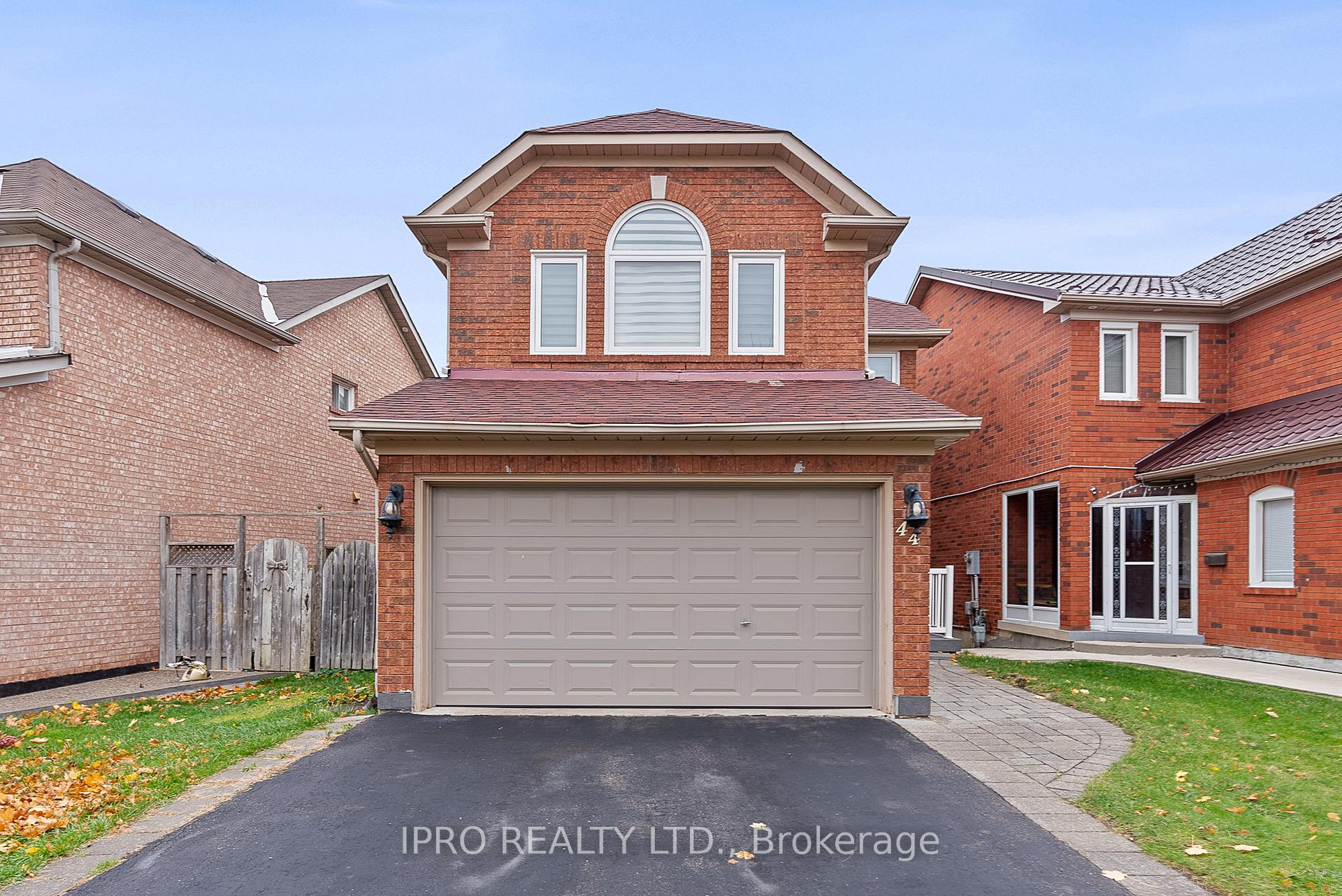 Photo 12 of 44 Bighorn Crescent, Brampton, Sandringham-Wellington — HOMEH