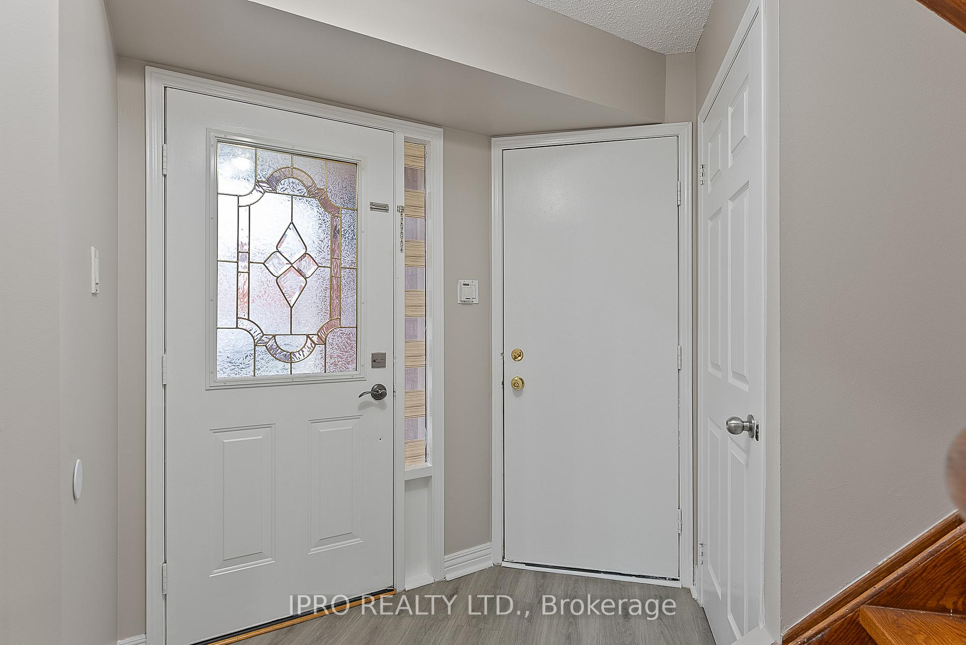 Photo 7 of 44 Bighorn Crescent, Brampton, Sandringham-Wellington — HOMEH