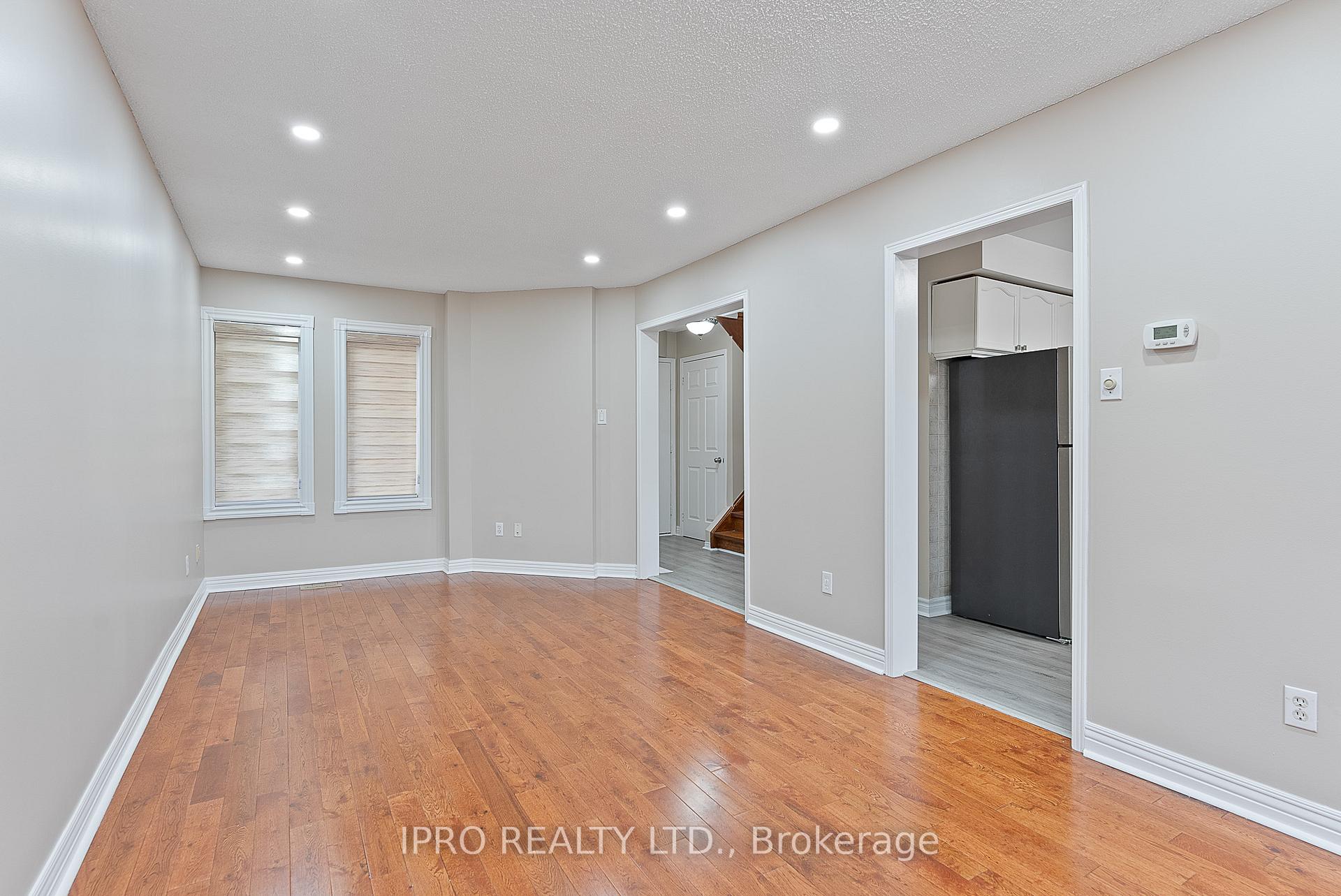 Photo 10 of 44 Bighorn Crescent, Brampton, Sandringham-Wellington — HOMEH