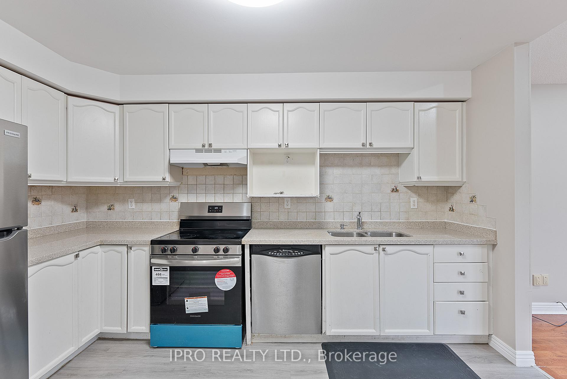 Photo 18 of 44 Bighorn Crescent, Brampton, Sandringham-Wellington — HOMEH