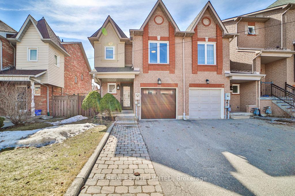 Front of 206 Kelso Crescent