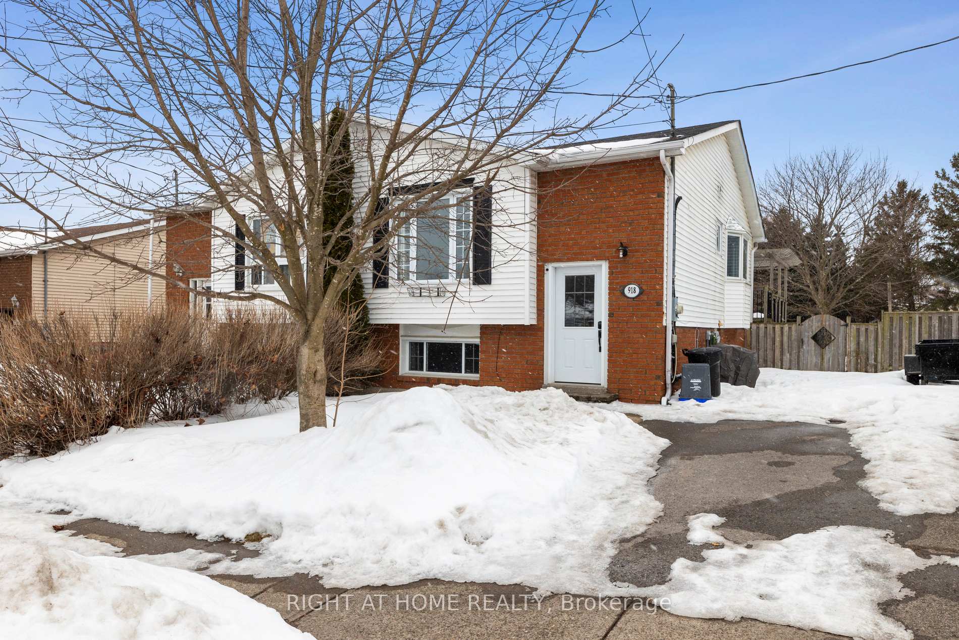 Photo 1 of 918 Westwood Crescent, Cobourg — HOMEH