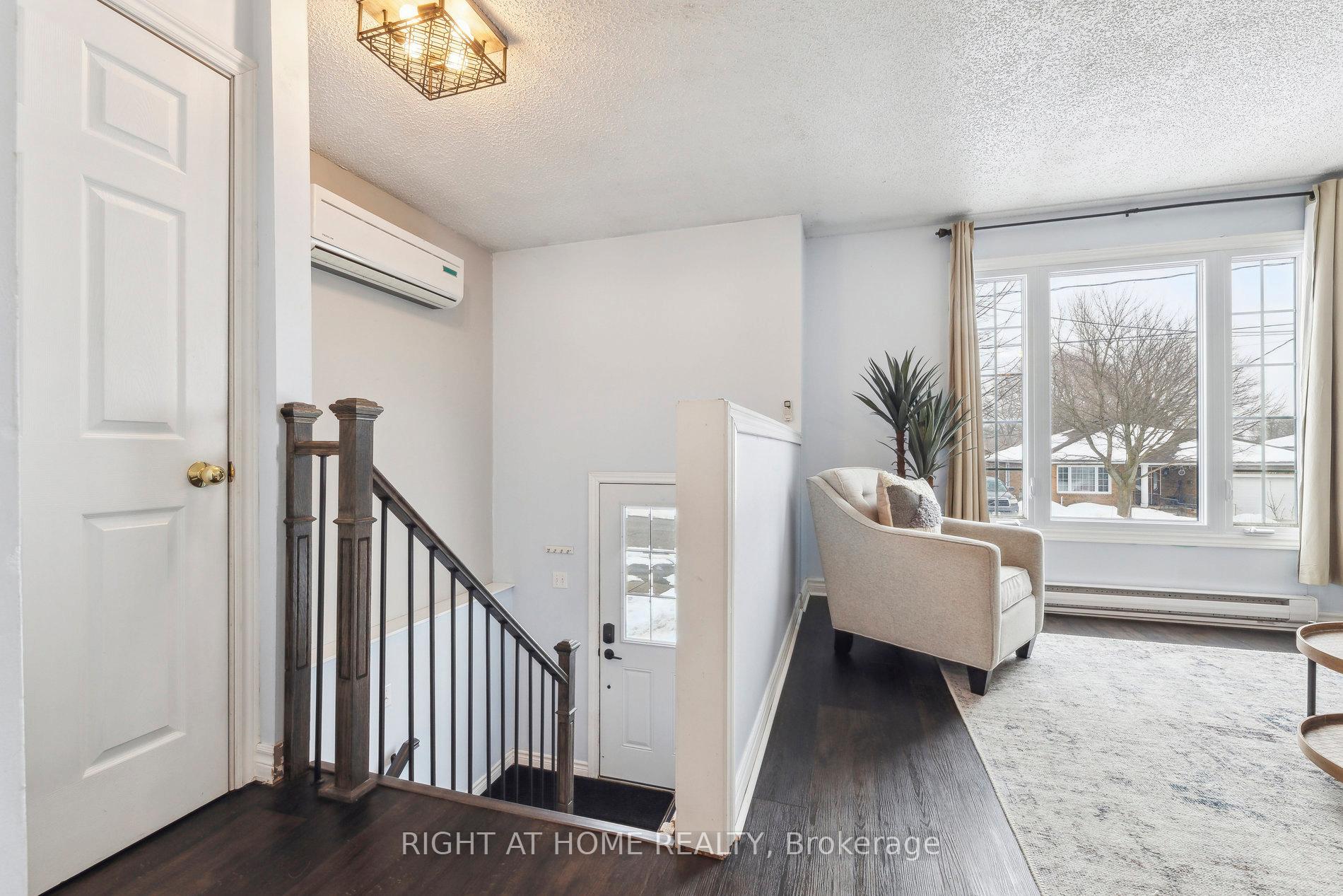 Photo 2 of 918 Westwood Crescent, Cobourg — HOMEH