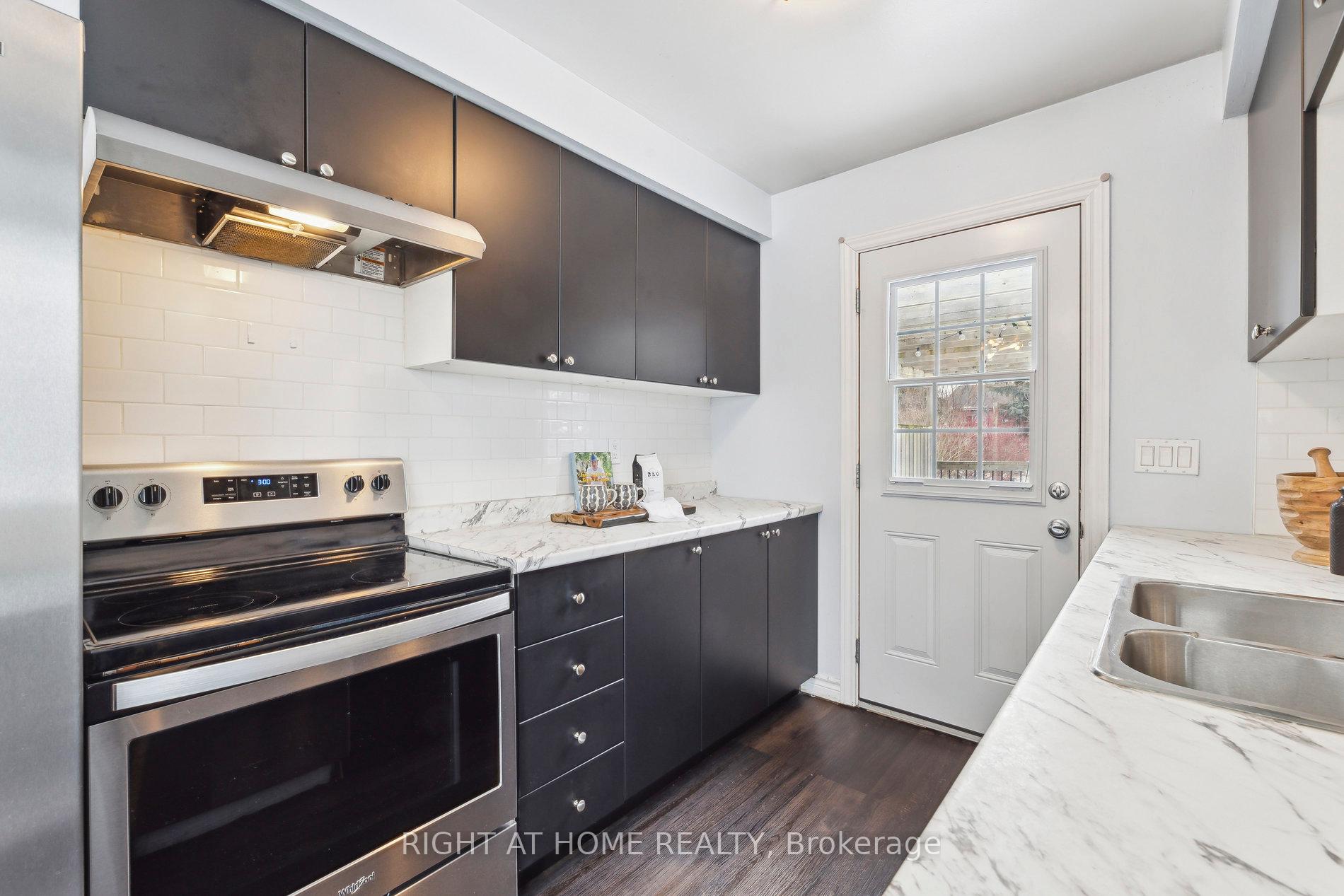 Photo 3 of 918 Westwood Crescent, Cobourg — HOMEH
