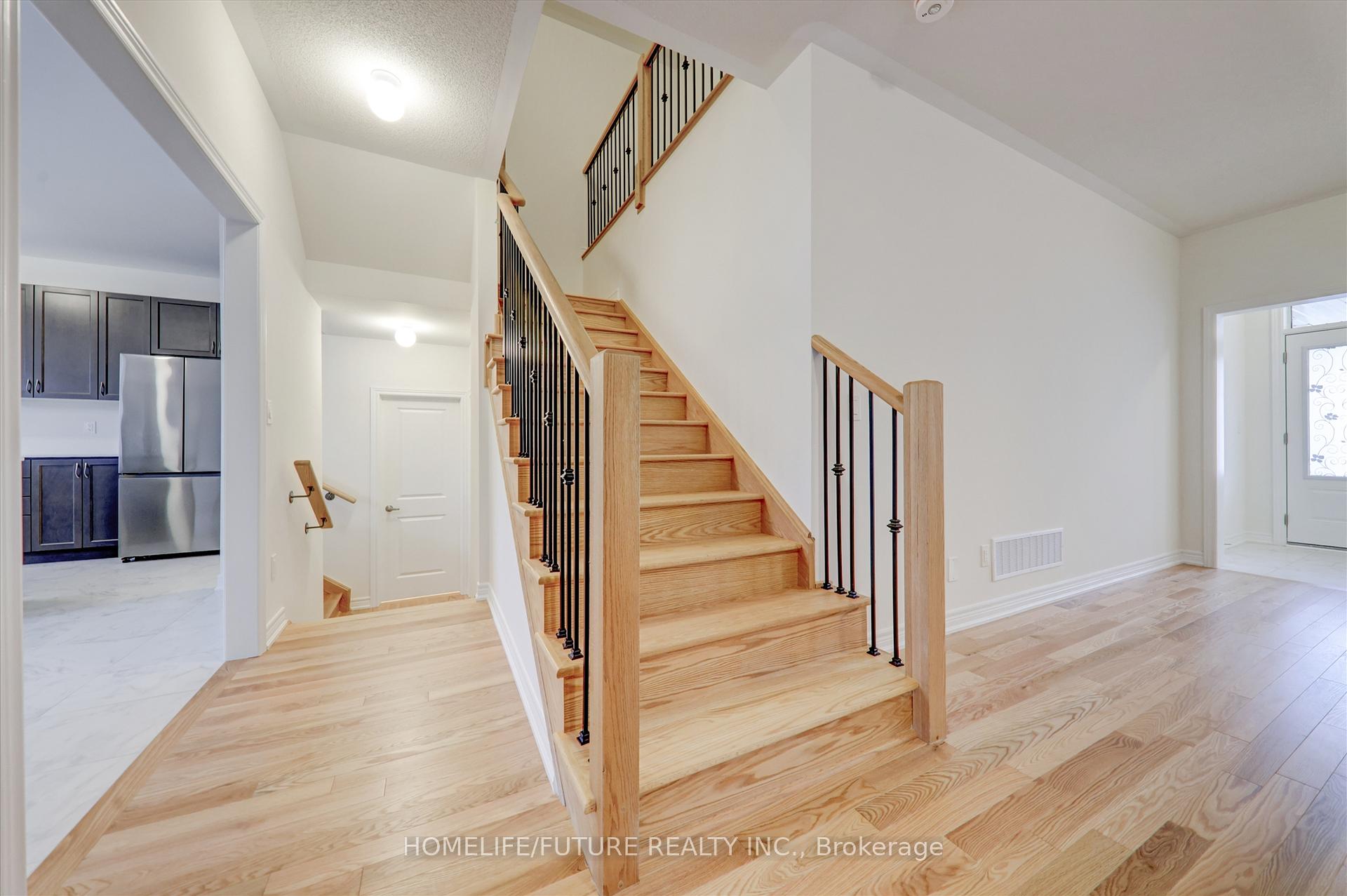 Photo 32 of 1425 Davis Loop, Innisfil, Lefroy — HOMEH