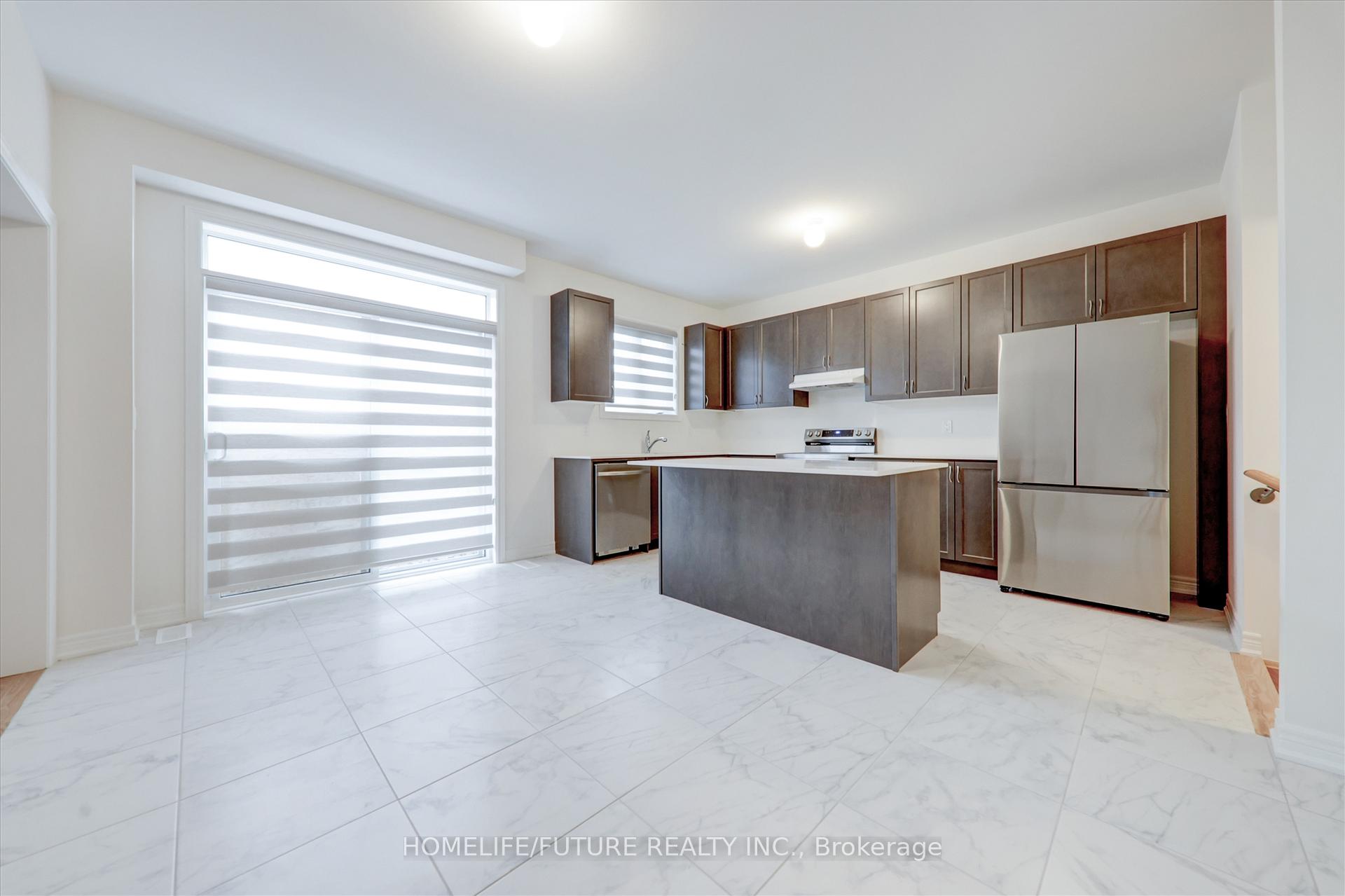 Photo 5 of 1425 Davis Loop, Innisfil, Lefroy — HOMEH