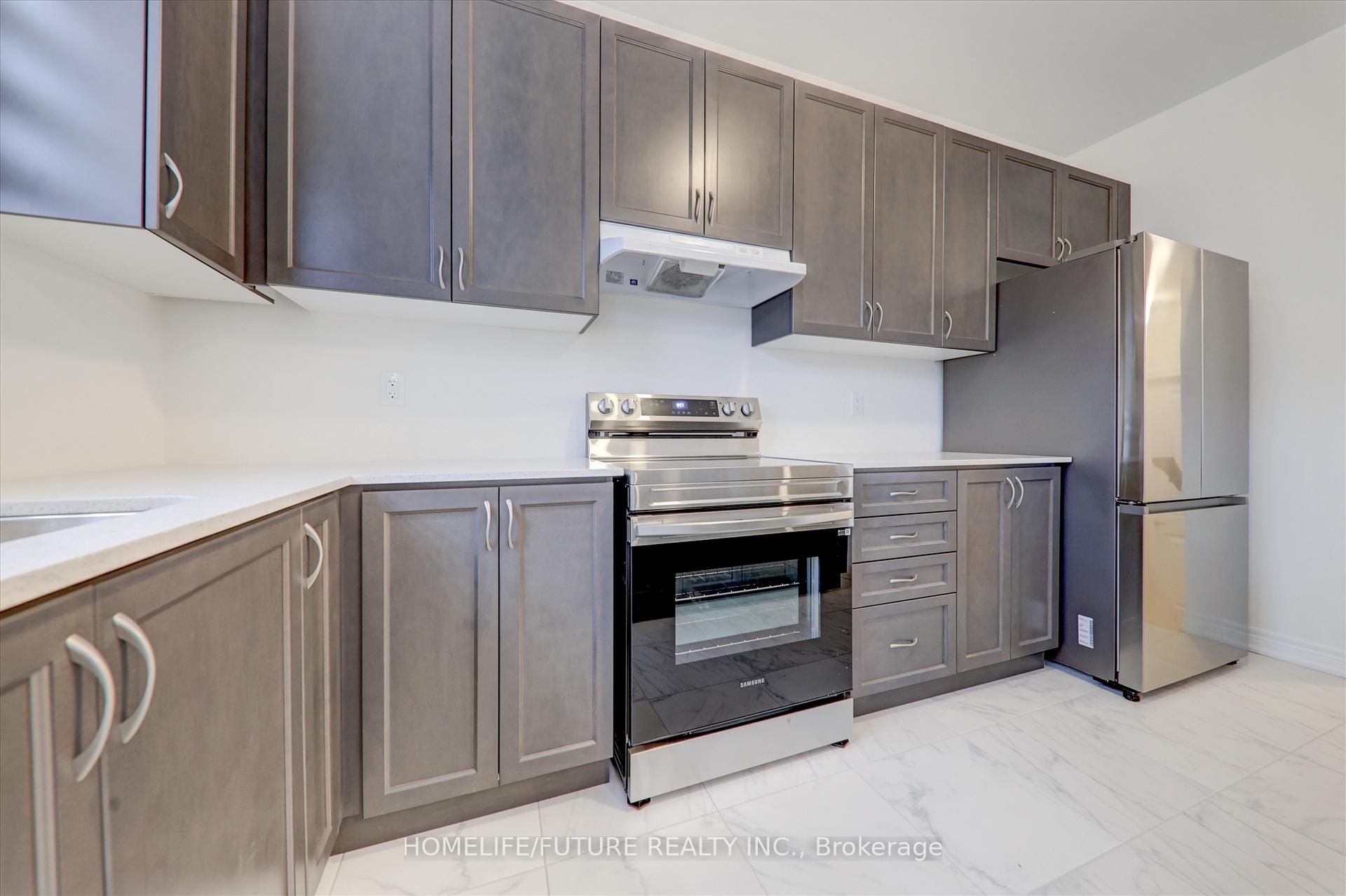 Photo 15 of 1425 Davis Loop, Innisfil, Lefroy — HOMEH