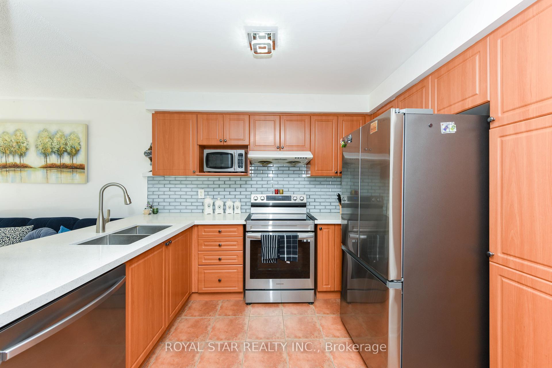 Photo 8 of Unit 113, 11 Brucewood Road N, Brampton, Sandringham-Wellington — HOMEH