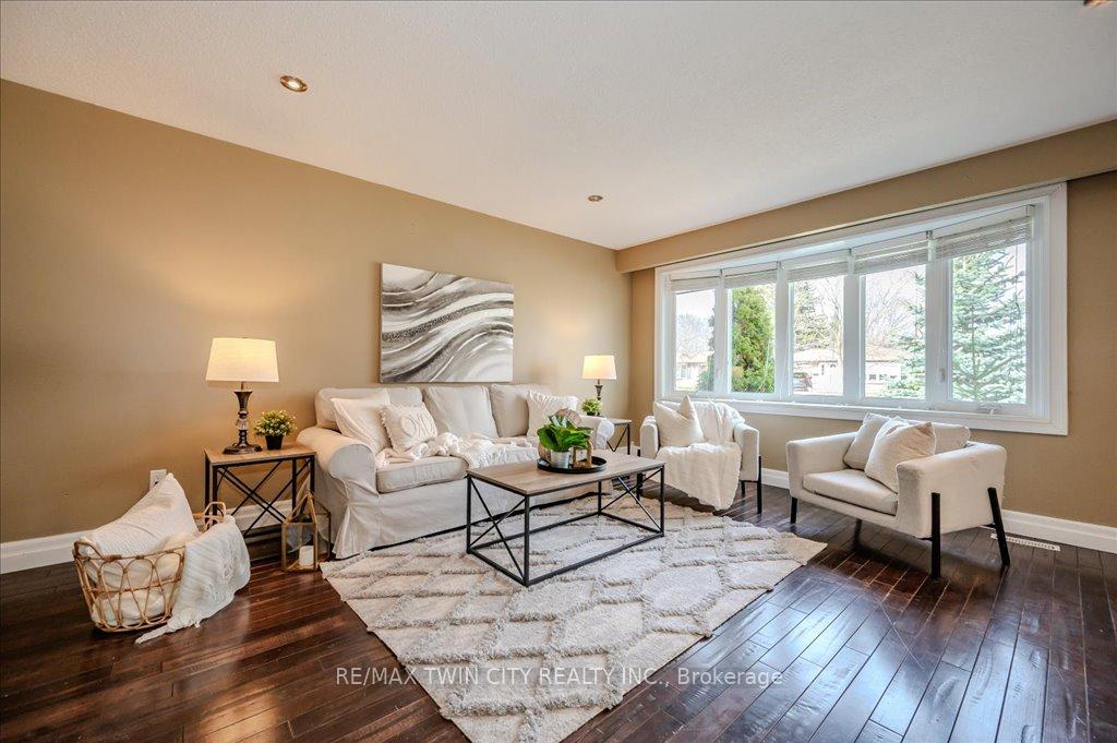 Photo 9 of 63 Markwood Drive, Kitchener — HOMEH